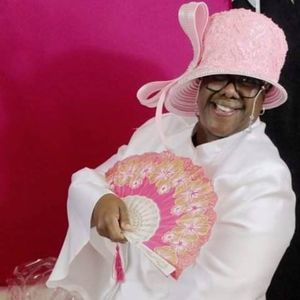 Meet your Posher, Sharon